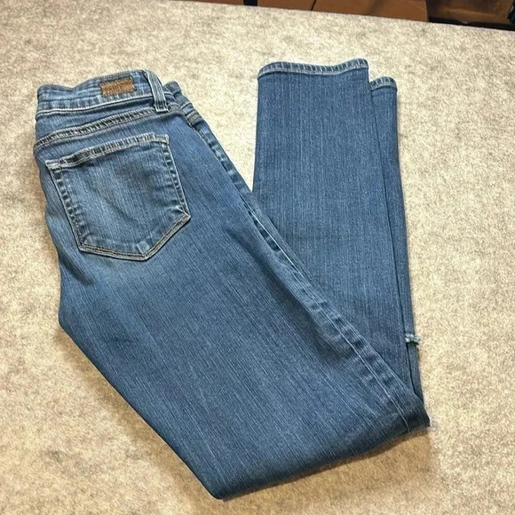 PAIGE Jeans, Skyline Ankle Peg. Size 27.  Unique Knee Detail! - Picture 5 of 11